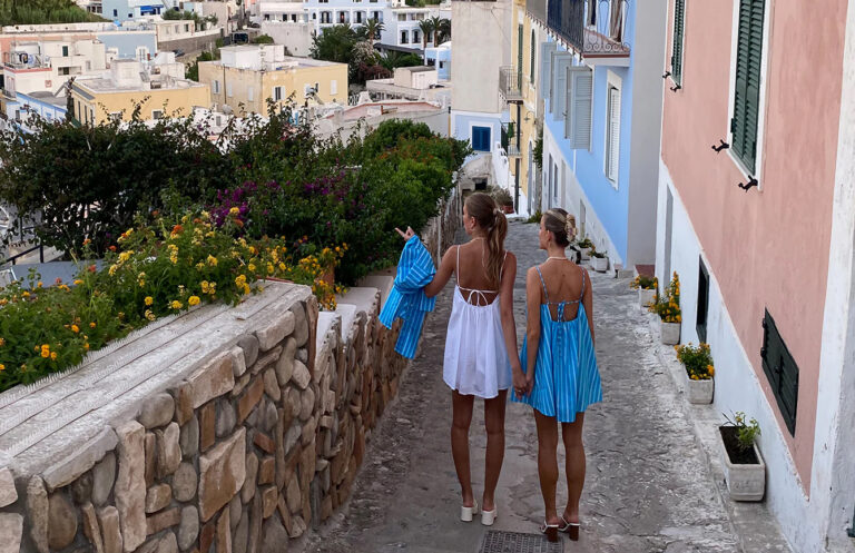 Isola di Ponza 2 GiugnoMiti, storie e legende - foto 18