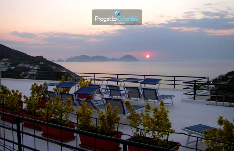 Isola di Ponza 2 GiugnoMiti, storie e legende - foto 7