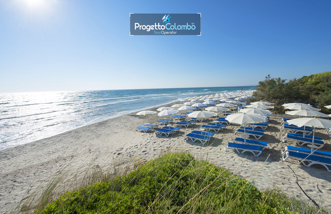 Progetto Colombo Bari, Tour Operator, Mare Italia, Voi Alimini resort, Alpitour, Bravo Club, All Inclusive, Top Club, Puglia, Salento_Spiaggi ok Spiaggia e Mare: "Spiaggia di sabbia bianca e mare cristallino del VOI Alimini Resort a Otranto, ideale per vacanze a metà settembre." Piscina: "Ampia piscina all'aperto circondata dal verde del giardino nel resort VOI Alimini in Puglia." Ristorazione: "Buffet vario e colorato nella sala ristorante del VOI Alimini Resort per gli ospiti in formula all-inclusive." Organizzazione Progetto Colombo Viaggi Bari