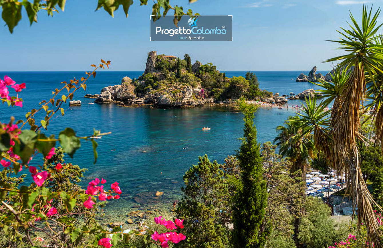 Sicilia, Viaggio in Bus Gt, Viaggio di Gruppo, Progetto Colombo, Tour operator, Taormina, Alcantara, Etna, Siracusa, Isole Eolie_Isola bella "Tour Sicilia: Hotel 4 stelle a Taormina, escursione Etna, Gole Alcantara, Siracusa e Isole Eolie organizzazione Progetto Colombo Viaggi Bari."