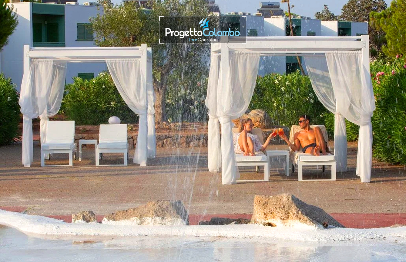 Grand Hotel dei Cavalieri 4 stelle, Puglia, Salento, Campomarino, Viaggio di Gruppo, Progetto Colombo, Tour operator, Spiaggia di sabbia fine, pensione completa_Piscina